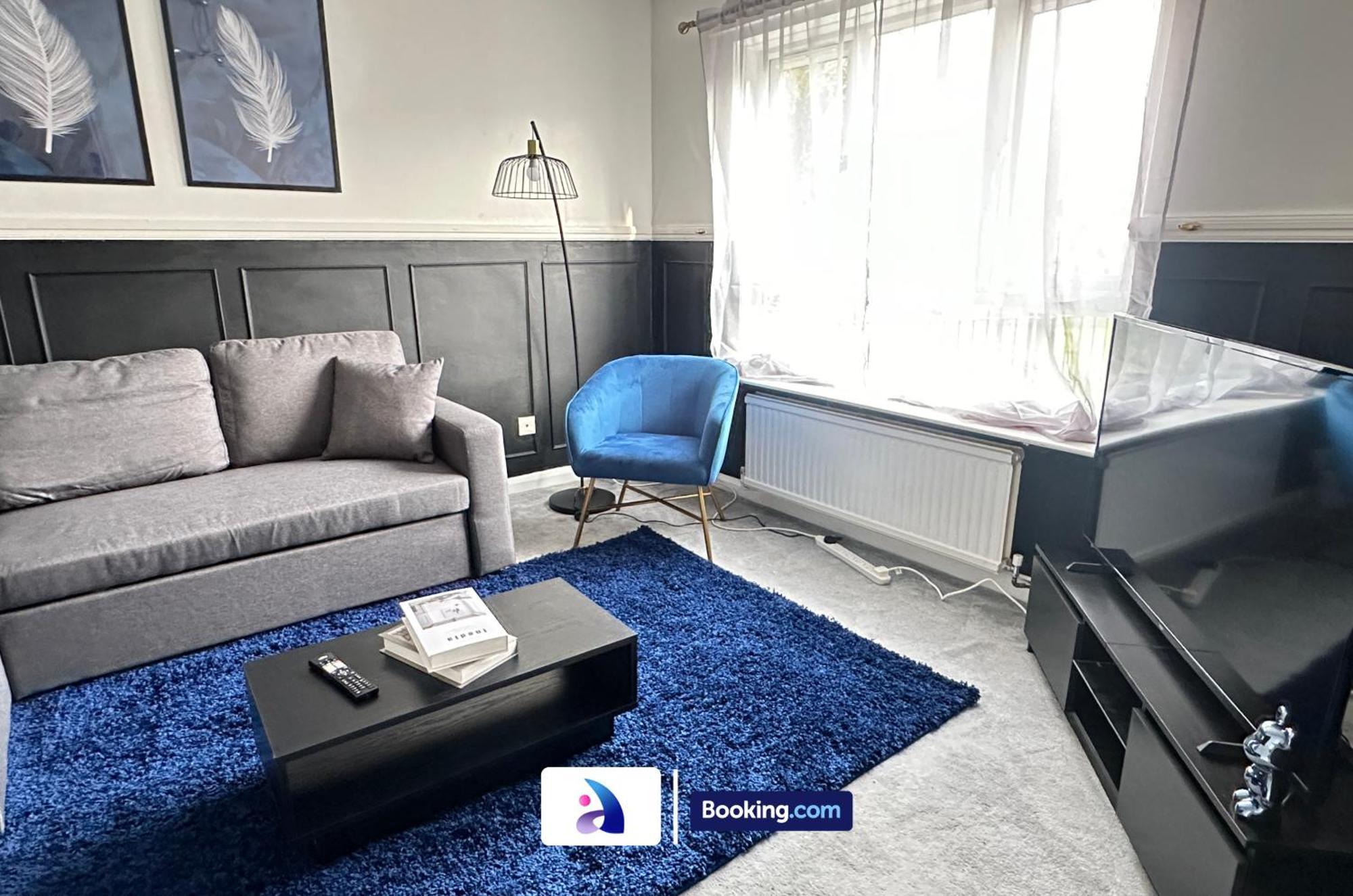 Discounted - 3-bed By Avalora Short Lets & Serviced Old Trafford With Pool & Tennis Table - Driveway Сasa de vacaciones Mánchester